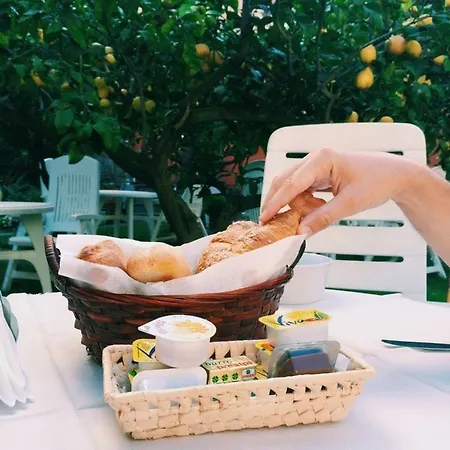 מלון Ca' D'andrean מנרולה
